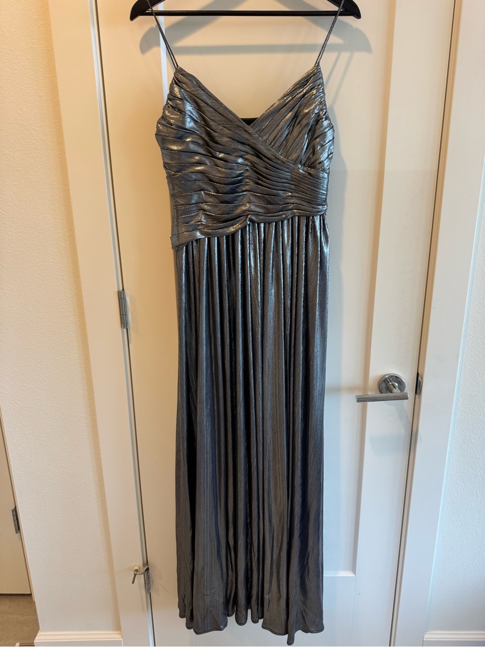 Retrofete Metallic Silver Plissé Gown with High Slit - Picture 4 of 6